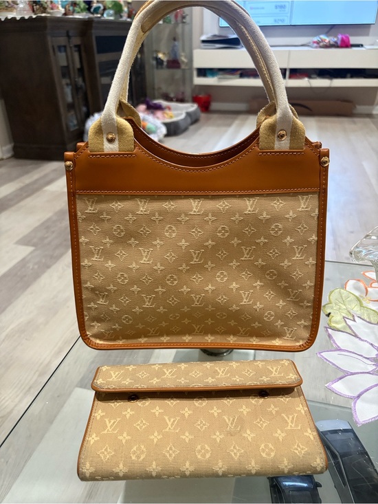Louis Vuitton Handbags - Louis Vuitton set wallets and bag